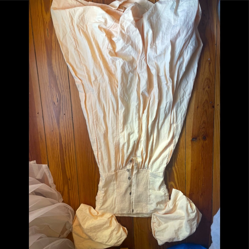 Flouncy Peach Free People Dress w Puff sleeves